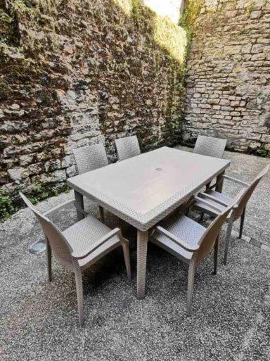 Appartement 3 Chambres Au Coeur Du Jura, Ideal Famille Сален-ле-Бен Экстерьер фото